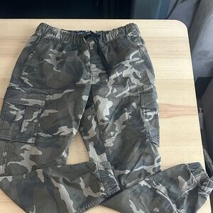 Old Navy Camo Modern Jogger Pants in Olive and Khaki size M